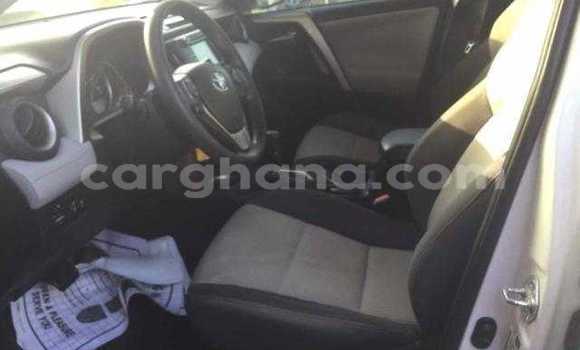 Buy Used Toyota RAV4 White Car in Accra in Greater Accra Buy Used Toyota RAV4 White Car in Accra in Greater Accra