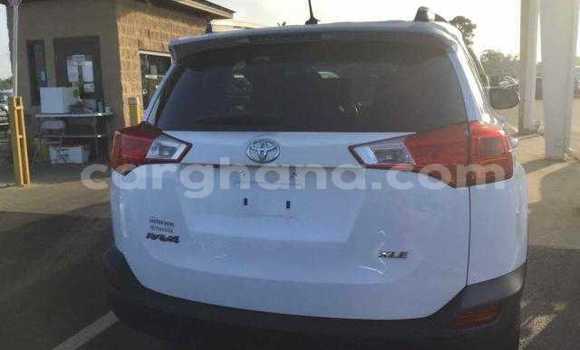 Buy Used Toyota RAV4 White Car in Accra in Greater Accra Buy Used Toyota RAV4 White Car in Accra in Greater Accra