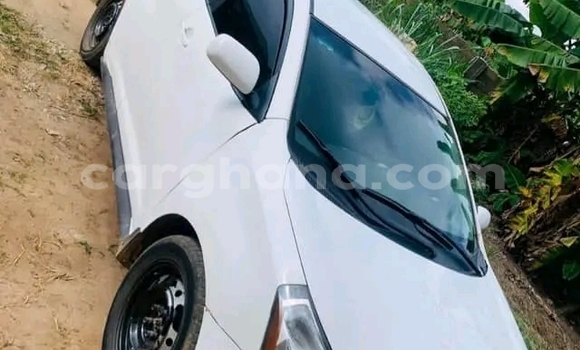 Buy Used Pontiac Vibe White Car in Accra in Greater Accra Buy Used Pontiac Vibe White Car in Accra in Greater Accra