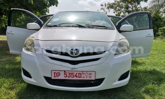 Buy Used Toyota Belta White Car in Accra in Greater Accra