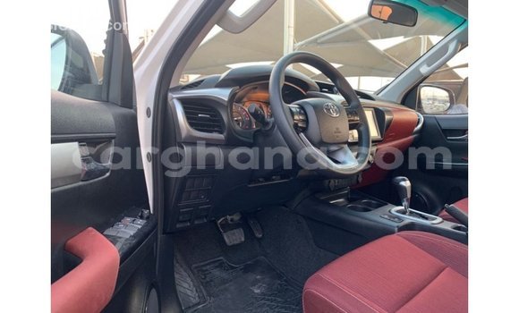 Ra Imported Toyota Hilux funfun Ọkọ̀ in Import - Dubai ni Ashanti Ra Imported Toyota Hilux funfun Ọkọ̀ in Import - Dubai ni Ashanti