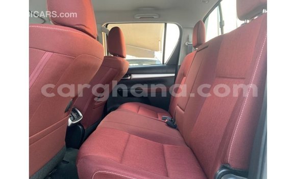 Ra Imported Toyota Hilux funfun Ọkọ̀ in Import - Dubai ni Ashanti Ra Imported Toyota Hilux funfun Ọkọ̀ in Import - Dubai ni Ashanti