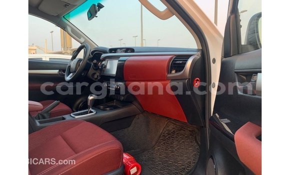 Ra Imported Toyota Hilux funfun Ọkọ̀ in Import - Dubai ni Ashanti Ra Imported Toyota Hilux funfun Ọkọ̀ in Import - Dubai ni Ashanti