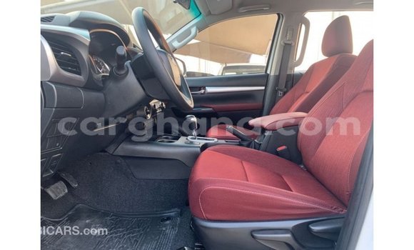 Ra Imported Toyota Hilux funfun Ọkọ̀ in Import - Dubai ni Ashanti Ra Imported Toyota Hilux funfun Ọkọ̀ in Import - Dubai ni Ashanti
