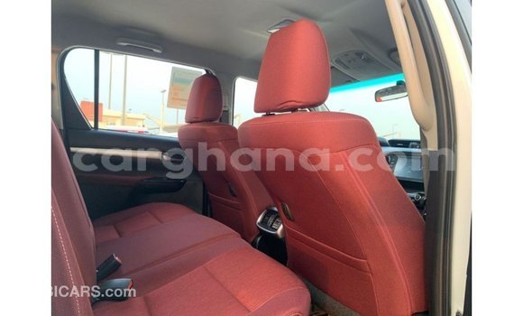 Ra Imported Toyota Hilux funfun Ọkọ̀ in Import - Dubai ni Ashanti Ra Imported Toyota Hilux funfun Ọkọ̀ in Import - Dubai ni Ashanti