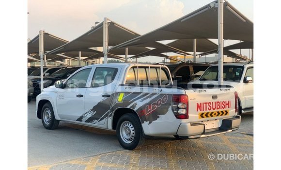 Ra Imported Mitsubishi L200 funfun Ọkọ̀ in Import - Dubai ni Ashanti Ra Imported Mitsubishi L200 funfun Ọkọ̀ in Import - Dubai ni Ashanti