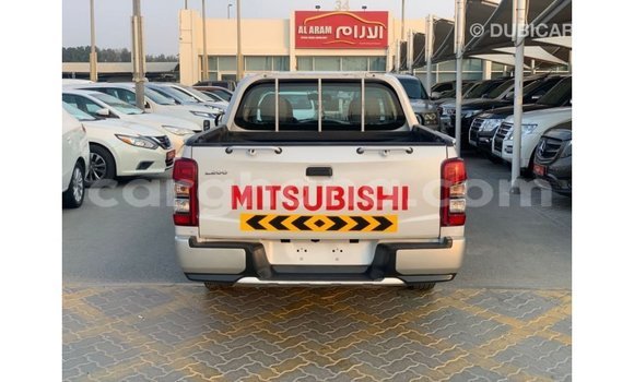 Ra Imported Mitsubishi L200 funfun Ọkọ̀ in Import - Dubai ni Ashanti Ra Imported Mitsubishi L200 funfun Ọkọ̀ in Import - Dubai ni Ashanti