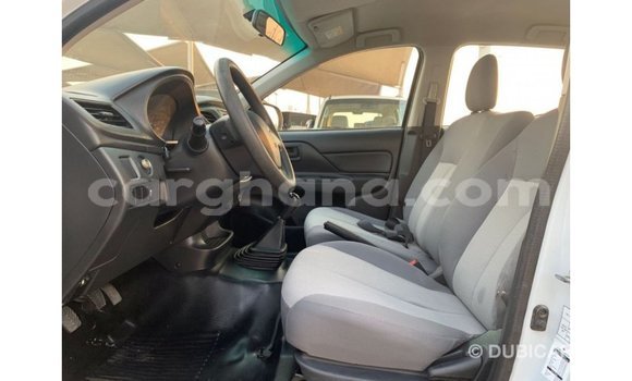 Ra Imported Mitsubishi L200 funfun Ọkọ̀ in Import - Dubai ni Ashanti Ra Imported Mitsubishi L200 funfun Ọkọ̀ in Import - Dubai ni Ashanti