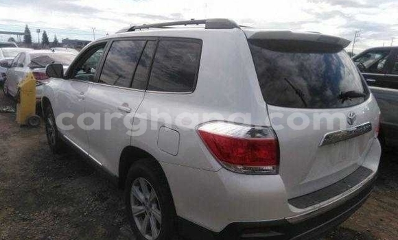Sayi Na hannu Toyota Highlander White Mota in Accra a Greater Accra Sayi Na hannu Toyota Highlander White Mota in Accra a Greater Accra