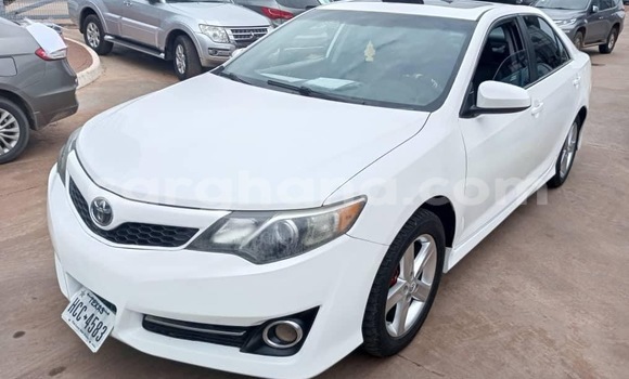 Buy Used Toyota Camry White Car in Accra in Greater Accra Buy Used Toyota Camry White Car in Accra in Greater Accra