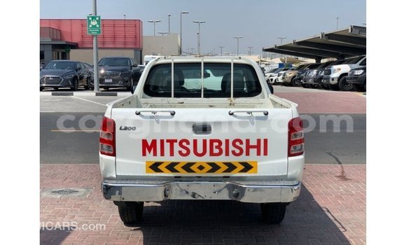 Ra Imported Mitsubishi L200 funfun Ọkọ̀ in Import - Dubai ni Ashanti Ra Imported Mitsubishi L200 funfun Ọkọ̀ in Import - Dubai ni Ashanti