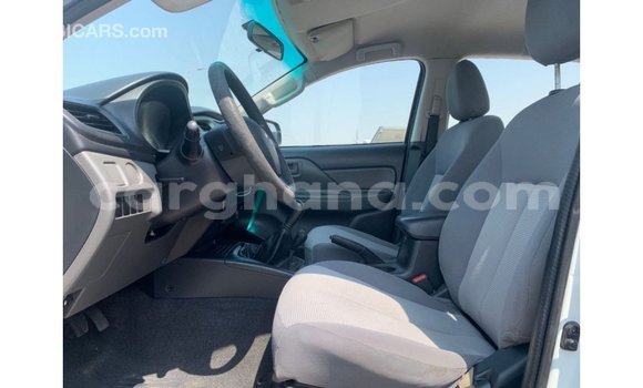 Ra Imported Mitsubishi L200 funfun Ọkọ̀ in Import - Dubai ni Ashanti Ra Imported Mitsubishi L200 funfun Ọkọ̀ in Import - Dubai ni Ashanti