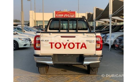 Sayi Imported Toyota Hilux White Mota in Import - Dubai a Ashanti Sayi Imported Toyota Hilux White Mota in Import - Dubai a Ashanti