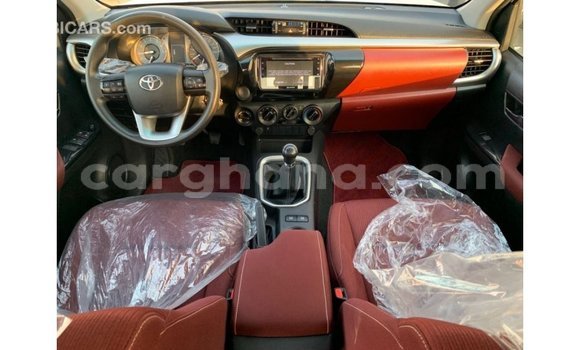 Sayi Imported Toyota Hilux White Mota in Import - Dubai a Ashanti Sayi Imported Toyota Hilux White Mota in Import - Dubai a Ashanti