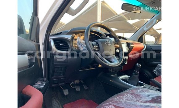 Sayi Imported Toyota Hilux White Mota in Import - Dubai a Ashanti Sayi Imported Toyota Hilux White Mota in Import - Dubai a Ashanti