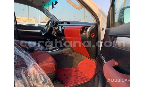Sayi Imported Toyota Hilux White Mota in Import - Dubai a Ashanti Sayi Imported Toyota Hilux White Mota in Import - Dubai a Ashanti