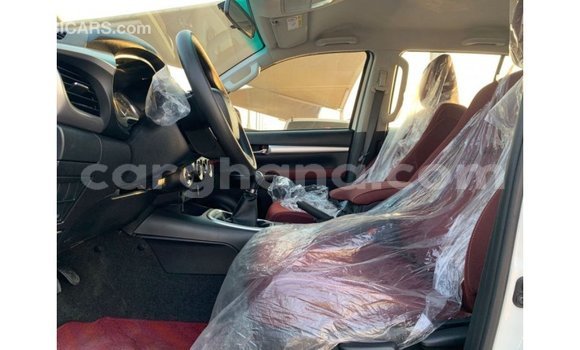 Sayi Imported Toyota Hilux White Mota in Import - Dubai a Ashanti Sayi Imported Toyota Hilux White Mota in Import - Dubai a Ashanti