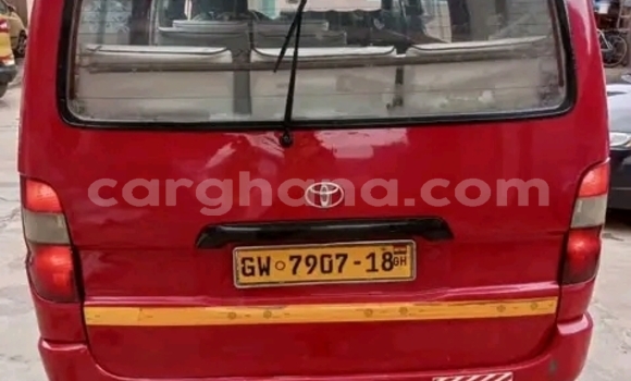 Sayi Na hannu Toyota HiAce Red Babbar mota in Ada a Gabas Sayi Na hannu Toyota HiAce Red Babbar mota in Ada a Gabas