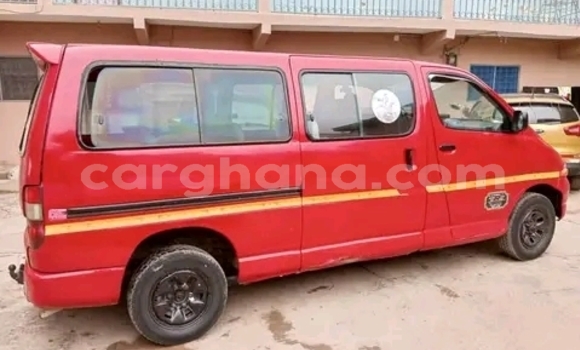 Sayi Na hannu Toyota HiAce Red Babbar mota in Ada a Gabas Sayi Na hannu Toyota HiAce Red Babbar mota in Ada a Gabas