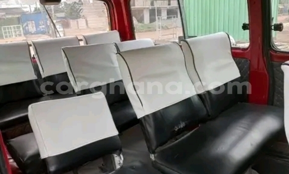 Sayi Na hannu Toyota HiAce Red Babbar mota in Ada a Gabas Sayi Na hannu Toyota HiAce Red Babbar mota in Ada a Gabas