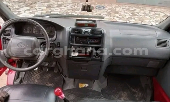 Sayi Na hannu Toyota HiAce Red Babbar mota in Ada a Gabas Sayi Na hannu Toyota HiAce Red Babbar mota in Ada a Gabas