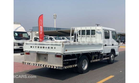 Ra Imported Mitsubishi i funfun Ọkọ̀ in Import - Dubai ni Ashanti Ra Imported Mitsubishi i funfun Ọkọ̀ in Import - Dubai ni Ashanti