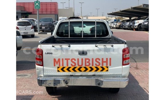 Buy Import Mitsubishi L200 White Car in Import - Dubai in Ashanti Buy Import Mitsubishi L200 White Car in Import - Dubai in Ashanti