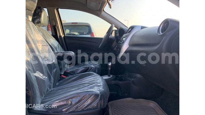 Big with watermark nissan versa ashanti import dubai 49958