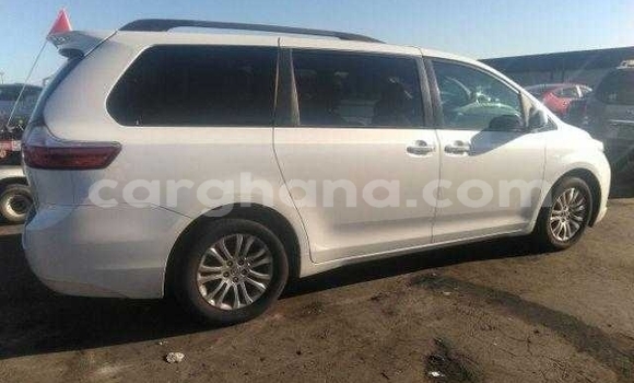 Buy Used Toyota Sienna White Car in Accra in Greater Accra Buy Used Toyota Sienna White Car in Accra in Greater Accra