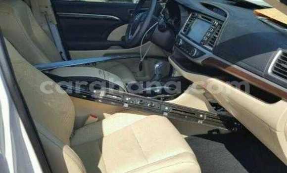 Sayi Na hannu Toyota Highlander White Mota in Accra a Greater Accra Sayi Na hannu Toyota Highlander White Mota in Accra a Greater Accra