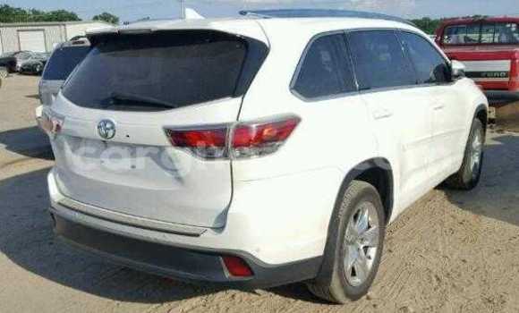 Sayi Na hannu Toyota Highlander White Mota in Accra a Greater Accra Sayi Na hannu Toyota Highlander White Mota in Accra a Greater Accra