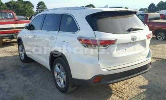 Sayi Na hannu Toyota Highlander White Mota in Accra a Greater Accra Sayi Na hannu Toyota Highlander White Mota in Accra a Greater Accra