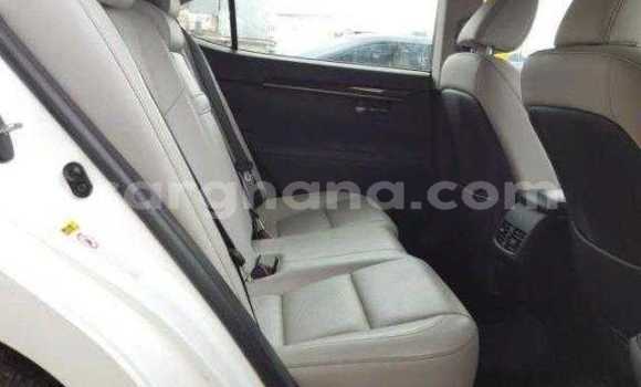 Sayi Na hannu Lexus ES White Mota in Accra a Greater Accra Sayi Na hannu Lexus ES White Mota in Accra a Greater Accra