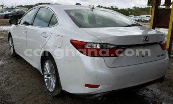 Sayi Na hannu Lexus ES White Mota in Accra a Greater Accra Sayi Na hannu Lexus ES White Mota in Accra a Greater Accra