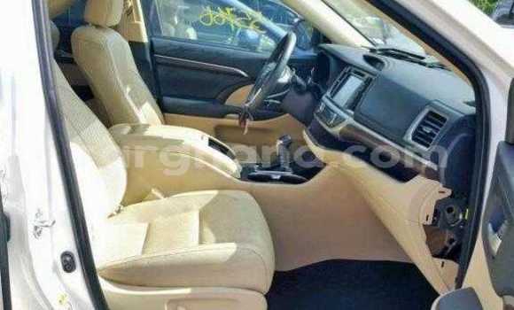 Sayi Na hannu Toyota Highlander White Mota in Accra a Greater Accra Sayi Na hannu Toyota Highlander White Mota in Accra a Greater Accra