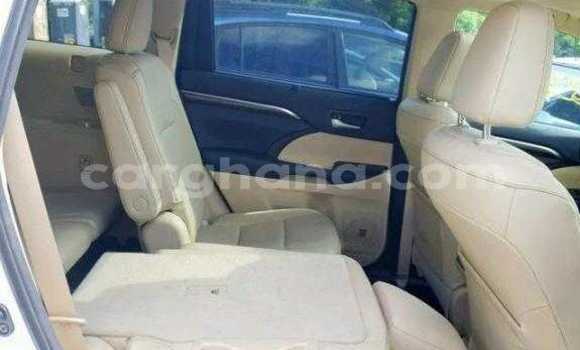 Sayi Na hannu Toyota Highlander White Mota in Accra a Greater Accra Sayi Na hannu Toyota Highlander White Mota in Accra a Greater Accra