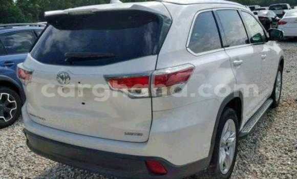 Sayi Na hannu Toyota Highlander White Mota in Accra a Greater Accra Sayi Na hannu Toyota Highlander White Mota in Accra a Greater Accra