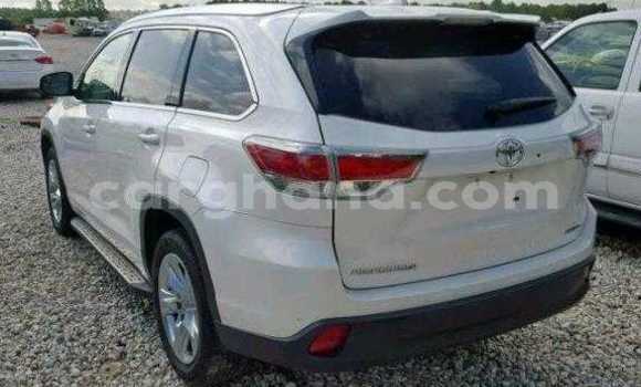 Sayi Na hannu Toyota Highlander White Mota in Accra a Greater Accra Sayi Na hannu Toyota Highlander White Mota in Accra a Greater Accra
