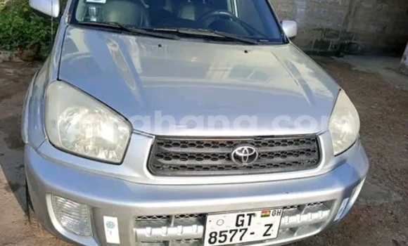 Ra Àlòkù Toyota RAV4 Silver Ọkọ̀ in Accra ni Greater Accra