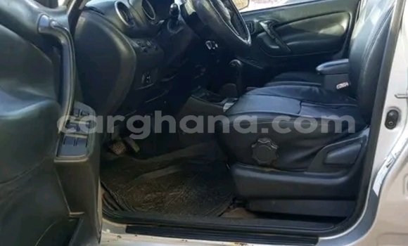 Sayi Na hannu Toyota RAV4 Azurfa Mota in Accra a Greater Accra Sayi Na hannu Toyota RAV4 Azurfa Mota in Accra a Greater Accra