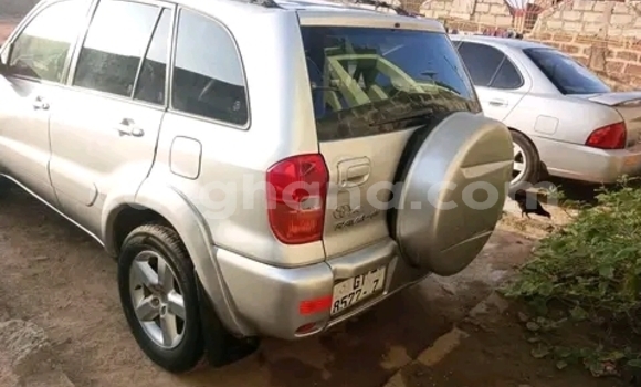 Sayi Na hannu Toyota RAV4 Azurfa Mota in Accra a Greater Accra Sayi Na hannu Toyota RAV4 Azurfa Mota in Accra a Greater Accra