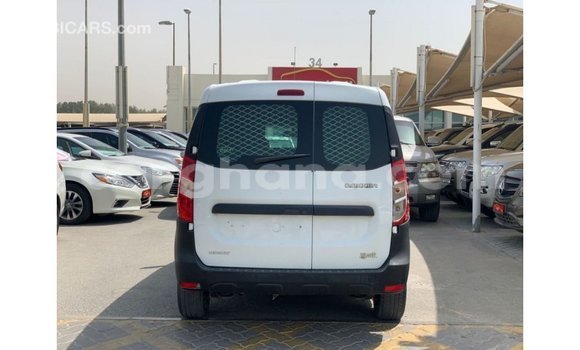 Sayi Imported Renault 19 White Mota in Import - Dubai a Ashanti Sayi Imported Renault 19 White Mota in Import - Dubai a Ashanti