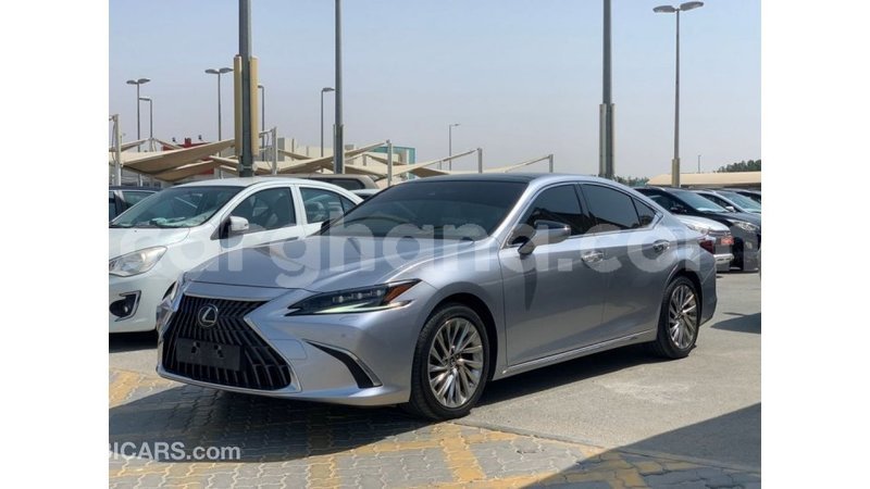 Big with watermark lexus es ashanti import dubai 50074