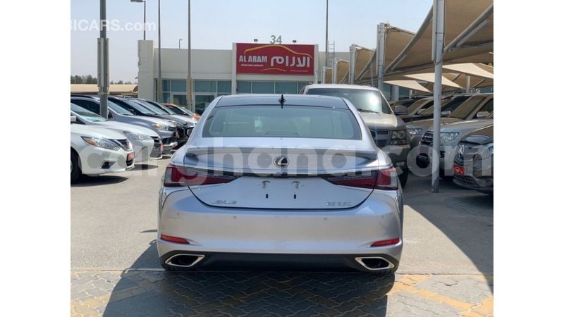 Big with watermark lexus es ashanti import dubai 50074