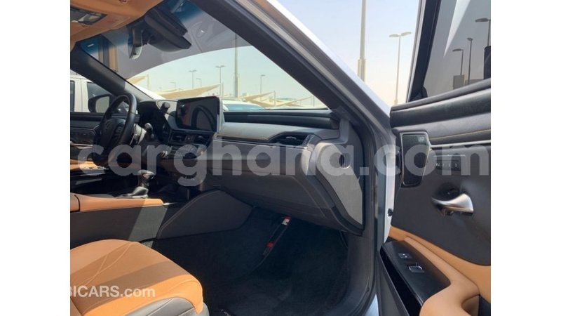 Big with watermark lexus es ashanti import dubai 50074