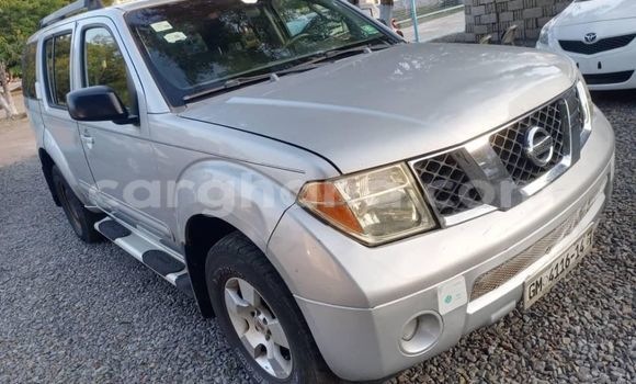 Ra Àlòkù Nissan Pathfinder Silver Ọkọ̀ in Accra ni Greater Accra