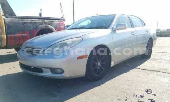 Sayi Na hannu Lexus ES 300 Azurfa Mota in Accra a Greater Accra Sayi Na hannu Lexus ES 300 Azurfa Mota in Accra a Greater Accra