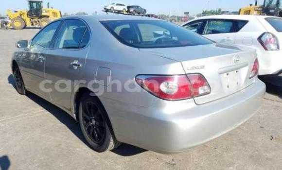 Sayi Na hannu Lexus ES 300 Azurfa Mota in Accra a Greater Accra Sayi Na hannu Lexus ES 300 Azurfa Mota in Accra a Greater Accra