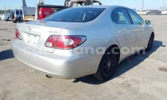 Sayi Na hannu Lexus ES 300 Azurfa Mota in Accra a Greater Accra Sayi Na hannu Lexus ES 300 Azurfa Mota in Accra a Greater Accra