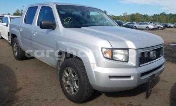 Sayi Na hannu Honda Ridgeline Azurfa Mota in Accra a Greater Accra Sayi Na hannu Honda Ridgeline Azurfa Mota in Accra a Greater Accra
